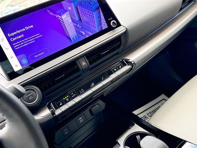 2024 Toyota Prius - Photo 27