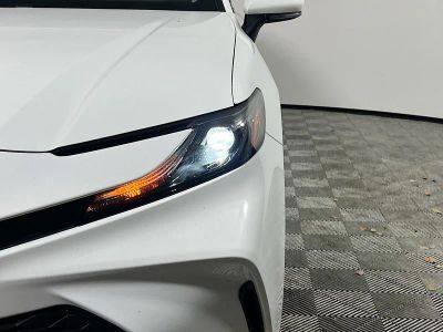 2025 Toyota Camry — photo 9 view