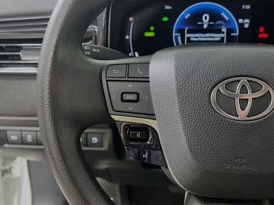 2025 Toyota Camry — photo 16 view