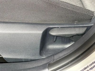 2025 Toyota Camry — photo 13 view