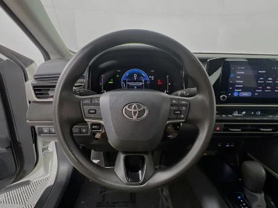2025 Toyota Camry — photo 15 view