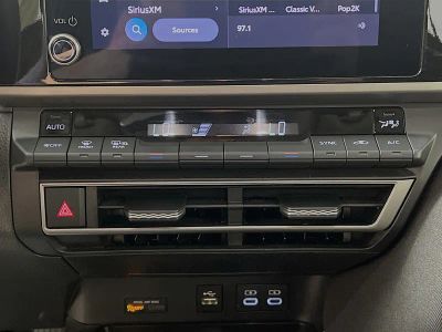 2025 Toyota Camry — photo 23 view