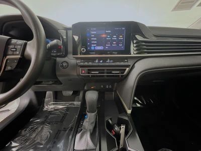 2025 Toyota Camry — photo 22 view