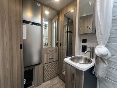 2025 Thor Motor Coach VEGAS - Photo 14