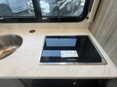 2025 Thor Motor Coach VEGAS - Photo 9