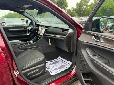 2026 Jeep Grand Cherokee — photo 30 view