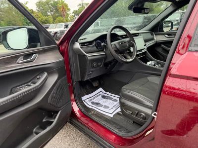 2026 Jeep Grand Cherokee — photo 15 view
