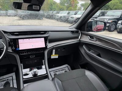 2026 Jeep Grand Cherokee — photo 36 view