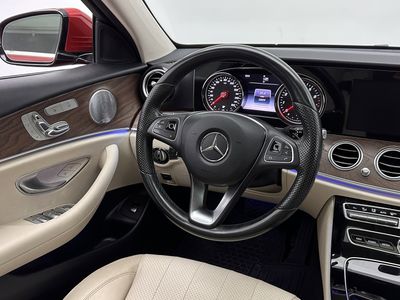 2017 Mercedes-Benz E-Class - Photo 24