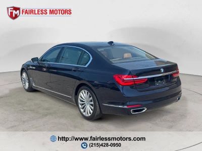 2019 BMW 7 Series — rear three-quarter view