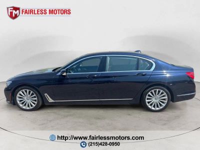 2019 BMW 7 Series — side profile view