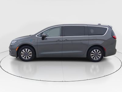 2023 Chrysler Pacifica — interior view