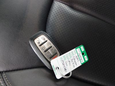 2023 Chrysler Pacifica — photo 15 view