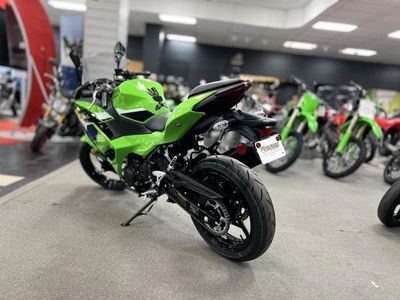 2026 Kawasaki Ninja 500 ABS Metallic Matte Twilight Blue - Photo 4