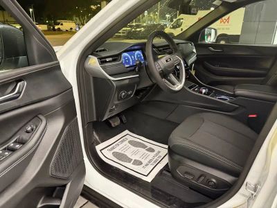 2025 Jeep Grand Cherokee — photo 15 view
