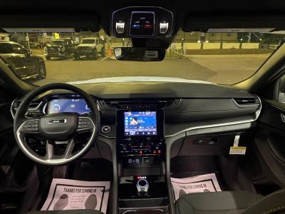 2025 Jeep Grand Cherokee — photo 32 view