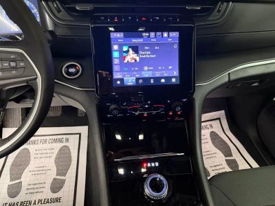 2025 Jeep Grand Cherokee — photo 21 view
