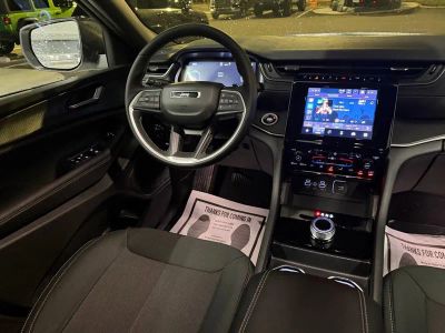 2025 Jeep Grand Cherokee — photo 33 view