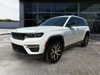 2025 Jeep Grand Cherokee — rear three-quarter view
