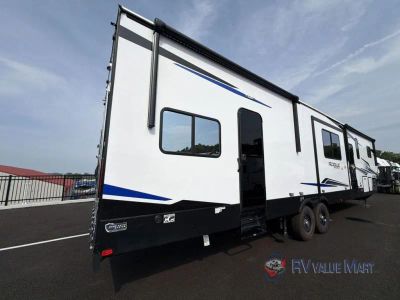 2026 Forest River RV Vengeance Rogue Armored — photo 9 view