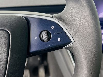 2026 Tesla Model Y - Photo 17