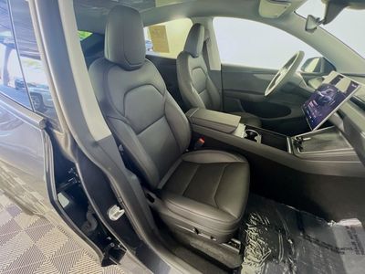 2026 Tesla Model Y - Photo 28
