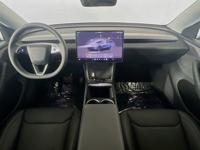 2026 Tesla Model Y - Photo 26