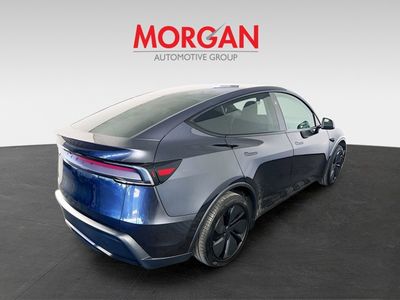 2026 Tesla Model Y - Photo 8