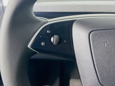 2026 Tesla Model Y - Photo 16