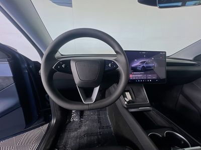 2026 Tesla Model Y - Photo 14