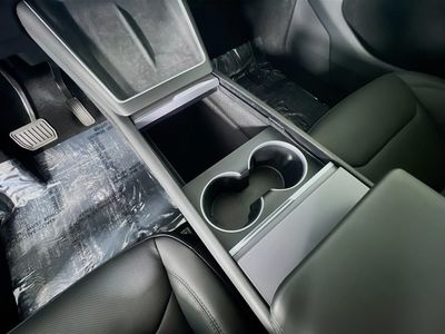2026 Tesla Model Y - Photo 23