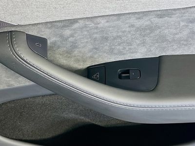 2026 Tesla Model Y - Photo 30