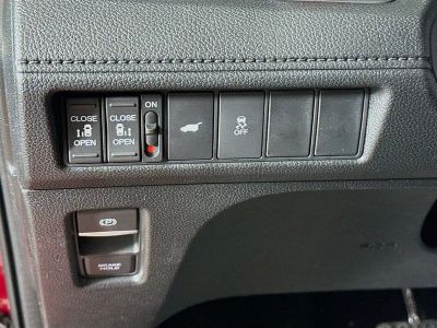 2026 Honda Odyssey — photo 8 view