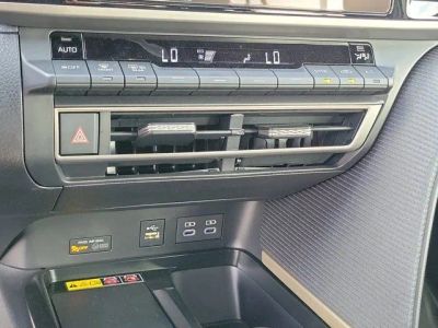 2025 Toyota Camry — photo 33 view