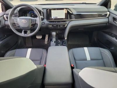 2025 Toyota Camry — photo 18 view