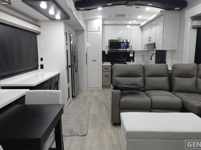 2026 Jayco Pinnacle - Photo 5