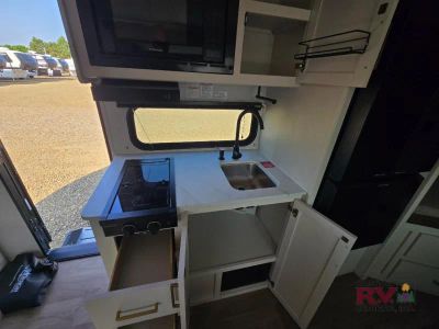 2027 Grand Design Transcend One — photo 17 view