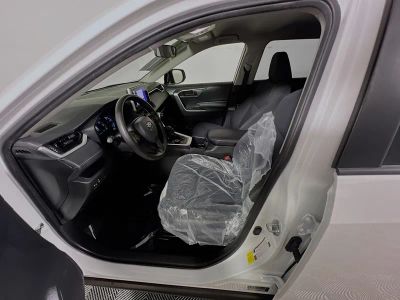 2023 Toyota RAV4 Hybrid — photo 12 view