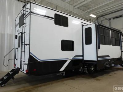 2026 Keystone Alpine Avalanche Edition - Photo 3