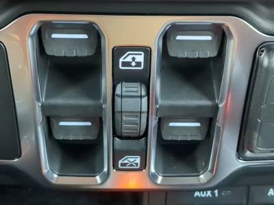 2026 Jeep Wrangler — photo 26 view