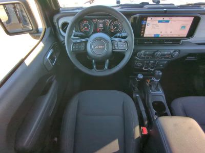 2026 Jeep Wrangler — photo 17 view