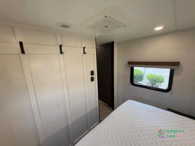 2026 Venture RV Sienna — photo 40 view