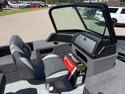 2026 Lund 1775 IMPACT XS — photo 15 view