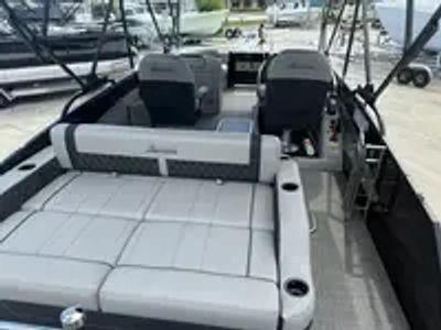 2026 Barletta Lusso L23UC - Photo 9