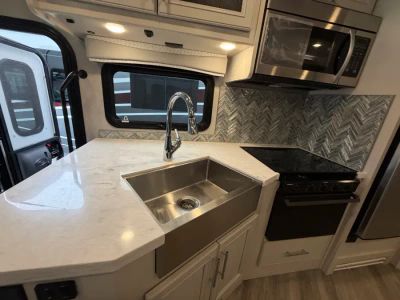 2023 Holiday Rambler INVICTA - Photo 7