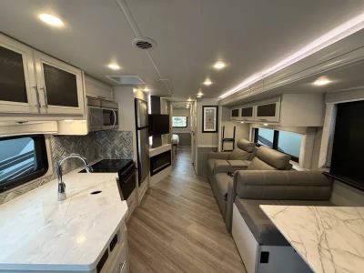 2023 Holiday Rambler INVICTA - Photo 5