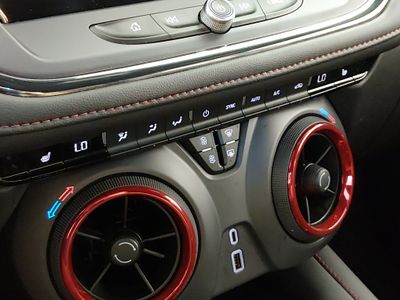 2025 Chevrolet Blazer - Photo 18