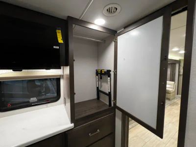 2026 Jayco SENECA PRESTIGE — photo 26 view