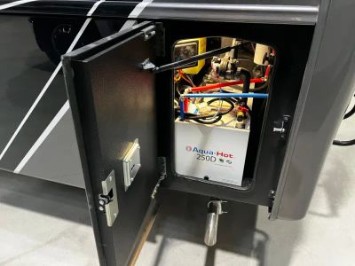 2026 Jayco SENECA PRESTIGE — photo 43 view