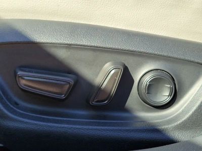 2023 Toyota Camry — photo 17 view